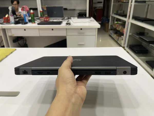 Dell-Latitude-7270-3