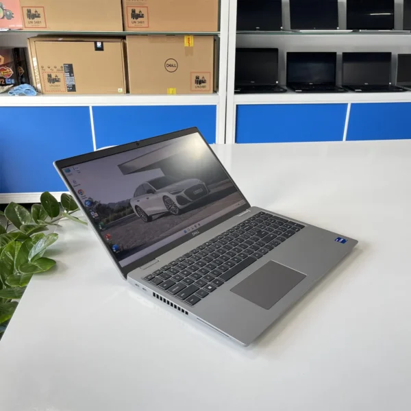 Dell Latitude 5530-2