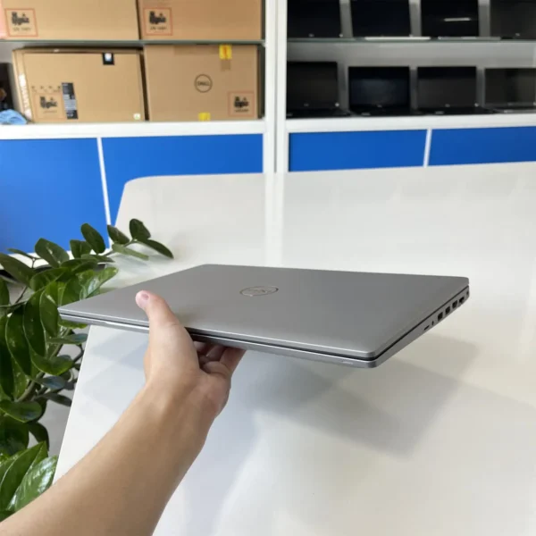Dell Latitude 5530-6