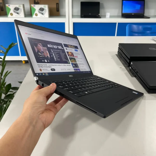 Dell Latitude 7390-3