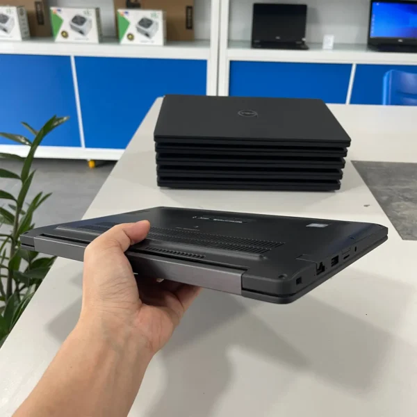 Dell Latitude 7390-6